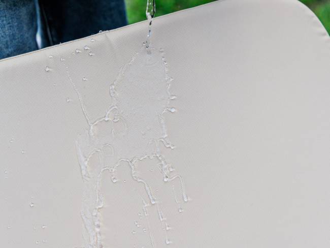 Пластиковый шезлонг Royal Family MARK антрацит (с матрасом) Пластиковый шезлонг Royal Family MARK антрацит (с матрасом)