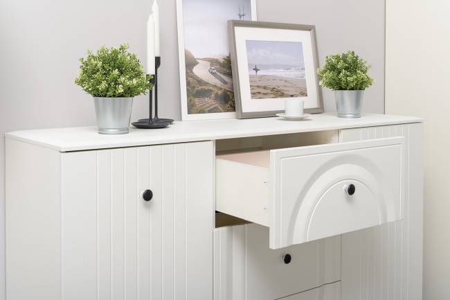 Комод Валенсия с кроватью 1600 и прикроватной тумбочкой цвет белый шагрень