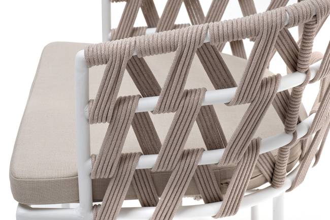 "Диего" стул плетеный из роупа, каркас из стали белый муар, роуп бежевый круглый, ткань бежевая 052 "Диего" стул плетеный из роупа, каркас из стали белый муар, роуп бежевый круглый, ткань бежевая 052