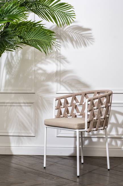 "Диего" стул плетеный из роупа, каркас из стали белый муар, роуп бежевый круглый, ткань бежевая 052 "Диего" стул плетеный из роупа, каркас из стали белый муар, роуп бежевый круглый, ткань бежевая 052