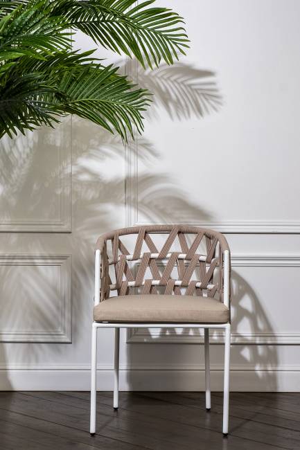 "Диего" стул плетеный из роупа, каркас из стали белый муар, роуп бежевый круглый, ткань бежевая 052 "Диего" стул плетеный из роупа, каркас из стали белый муар, роуп бежевый круглый, ткань бежевая 052