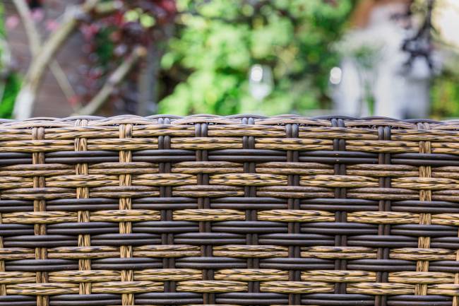 Обеденный комплект FIONA из искусственного ротанга в коричневом цвете Обеденный комплект FIONA из искусственного ротанга в коричневом цвете